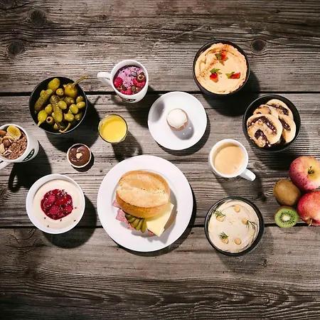 호텔 B&B Hotel Aalborg 3*