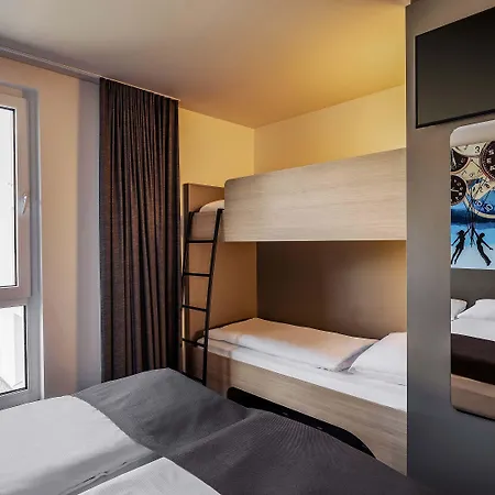 Hotel B&B HOTEL Aalborg 3*