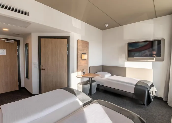 B&B Hotel Aalborg فندق 3*