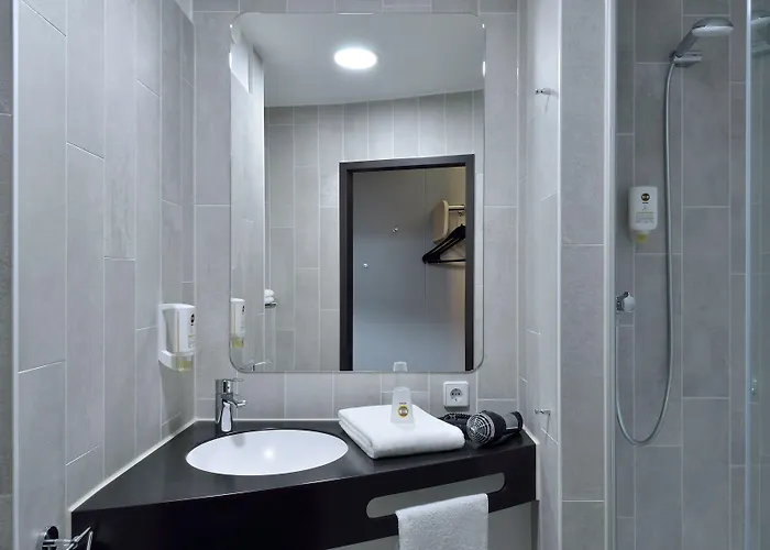 B&B Hotel Aalborg 3* آلبورغ